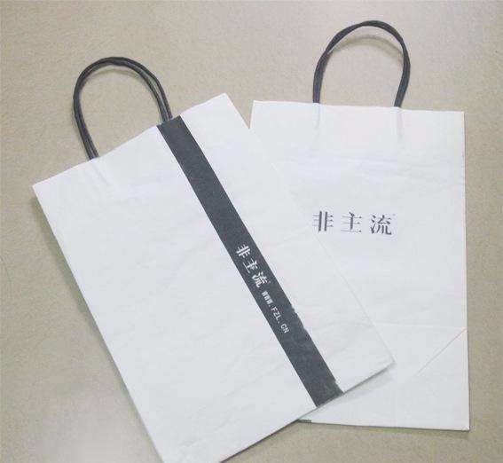 想提品牌知名度？試試定制服裝紙袋